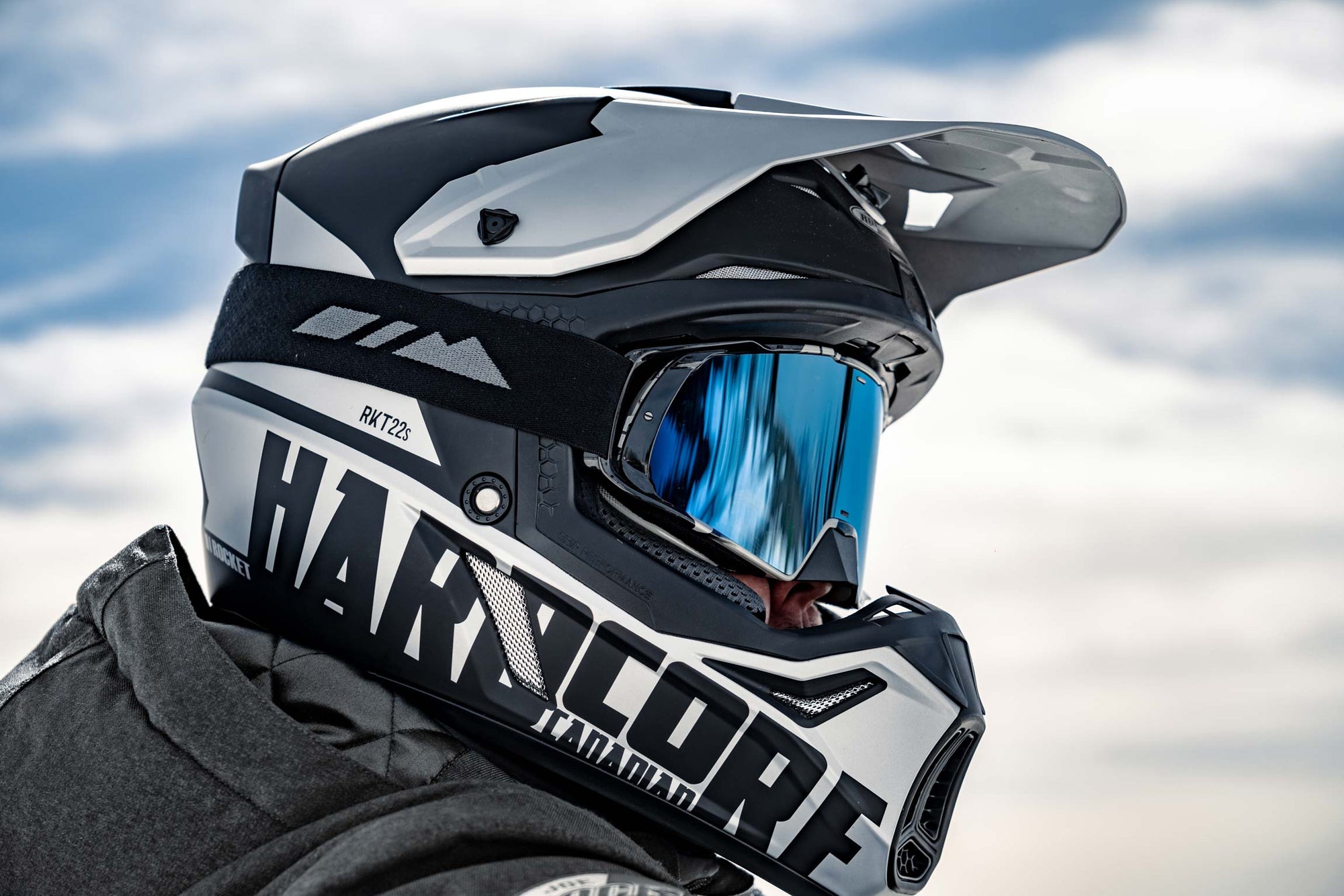 best full face motorcycle helmets 2021 Shoei RF-1400 Gleam Helmet Best Full-Face Motorcycle Helmets |